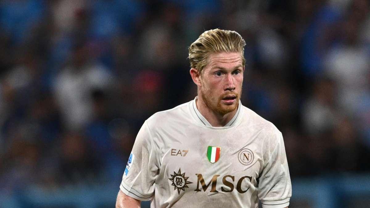 Fiorentina-Napoli 0-1, Comuzzo stende Anguissa in area: De Bruyne su rigore la sblocca