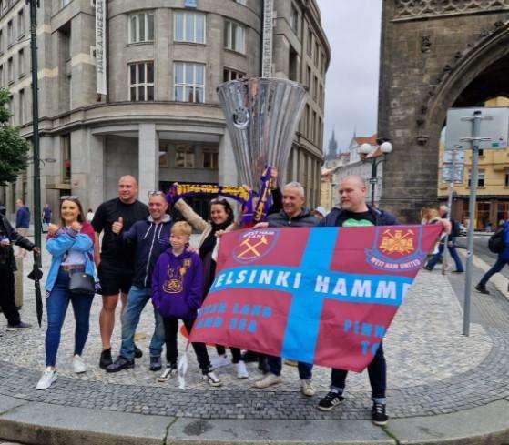 FOTO FV, Tifosi viola e inglesi insieme a Praga
