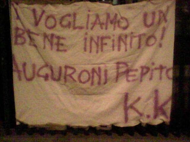 FOTO FV, Striscione di auguri per Pepito