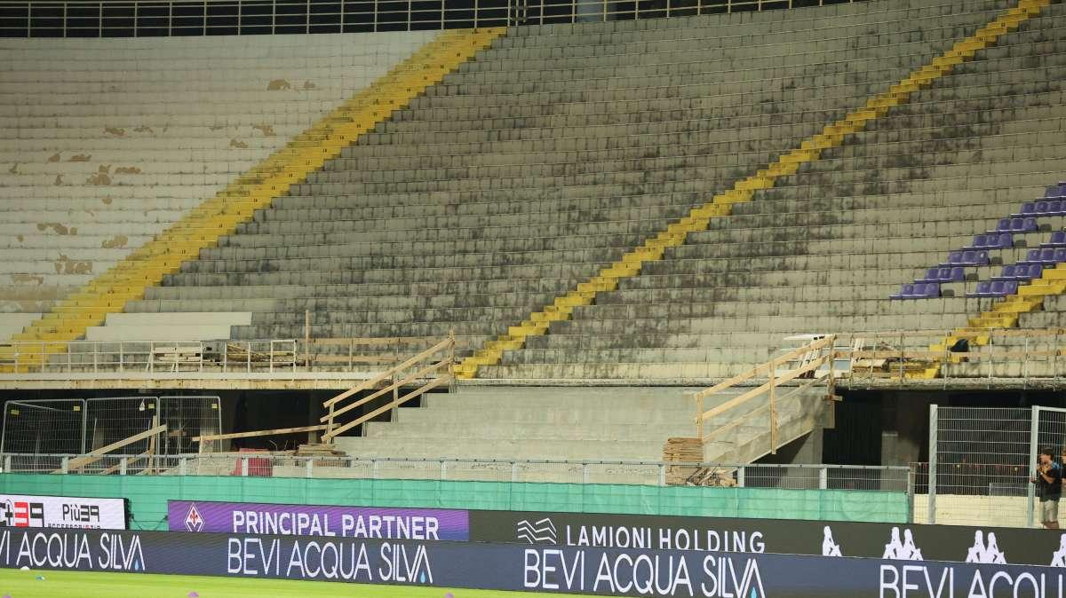 I ritardi nei lavori della Curva Fiesole: quei pali piantati otto mesi dopo e c'è un precedente 