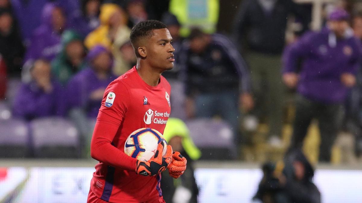 Lafont riparte dalla Turchia: l'ex portiere della Fiorentina lascia il Nantes