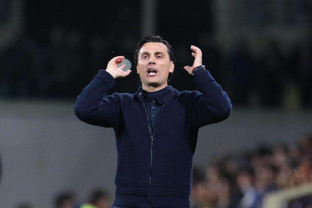 MONTELLA, Espulso nel finale: calcio a un cartellone