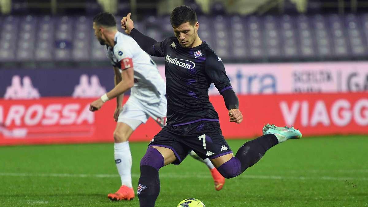 UNA MAGLIA PER TRE, CON IL MERCATO SULLO SFONDO