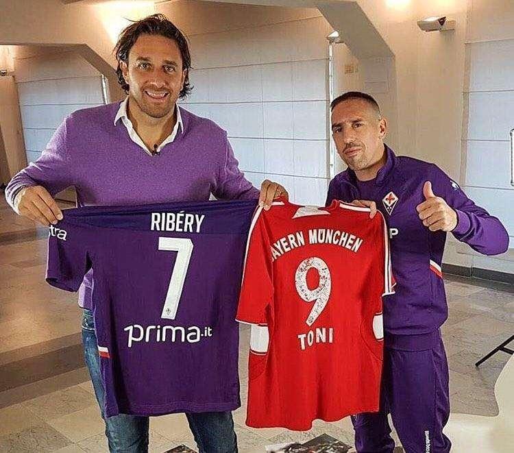 FOTO, Scambio di maglie social tra Ribery e Toni