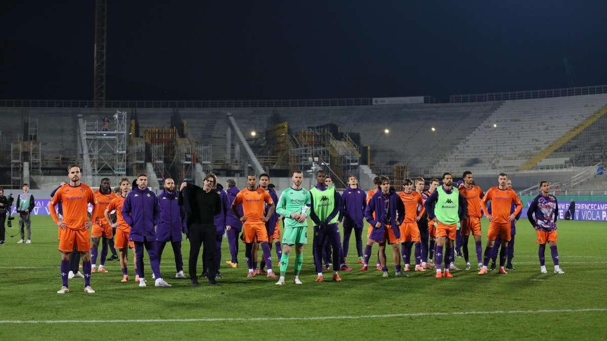 Il pareggio lo avevano segnato i tifosi, questa Fiorentina non esiste