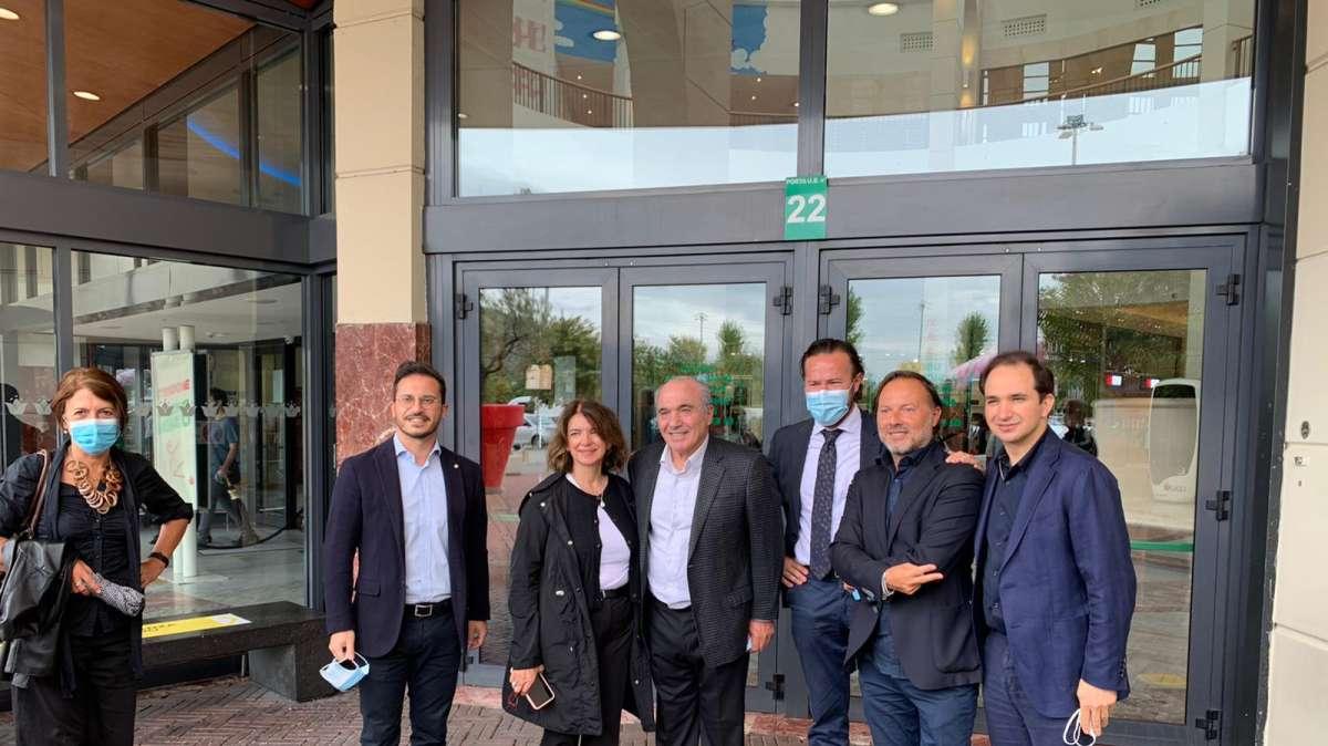 FOTO FV, Commisso visita I Gigli. Ecco il perché