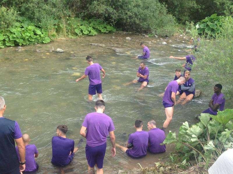 VIDEO FV, Allenamento finito: tutti al torrente