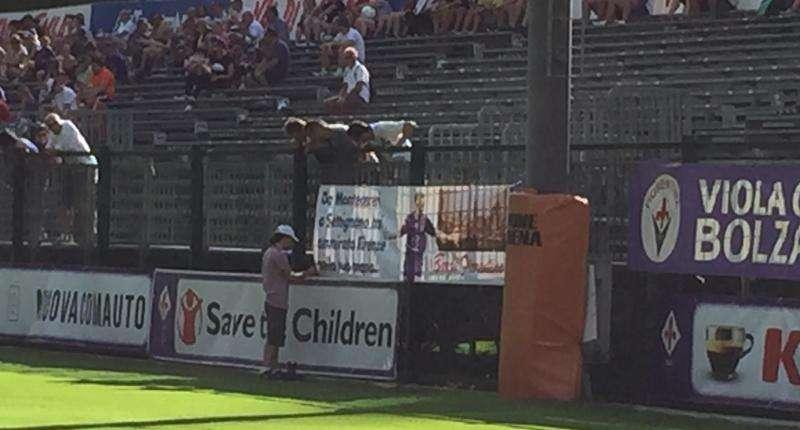 FOTO FV, E spunta uno striscione per Borja