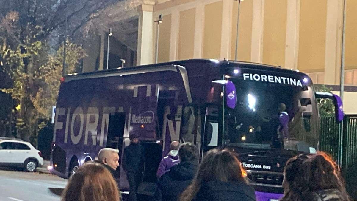 VIDEO FV, L'arrivo del pullman dei viola al Franchi