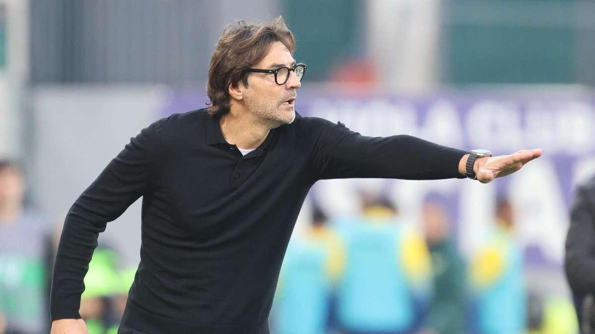 Difesa a quattro ed esterni offensivi: Vanoli prosegue sul 4-3-3. E il mercato aiuterà