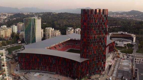 CASAMONTI, Andare allo stadio da eroi. Il restyling...