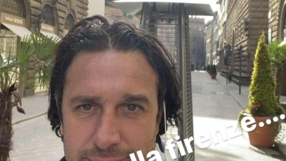 TONI, L'ex bomber è a Firenze: lo scatto sui social