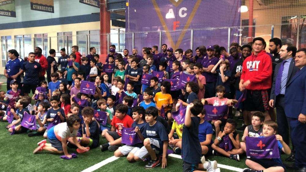 FOTO FV, Festa con colori viola alla Field House