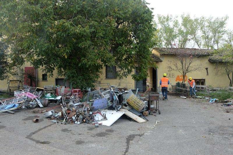B. A RIPOLI, Sgombero e lavori all'ex centro Enel