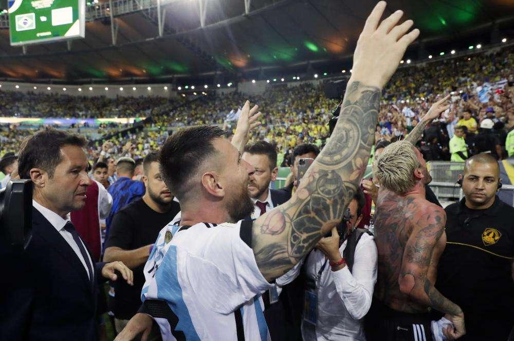 MESSI, Spogliatoi soluzione migliore. Poteva essere strage
