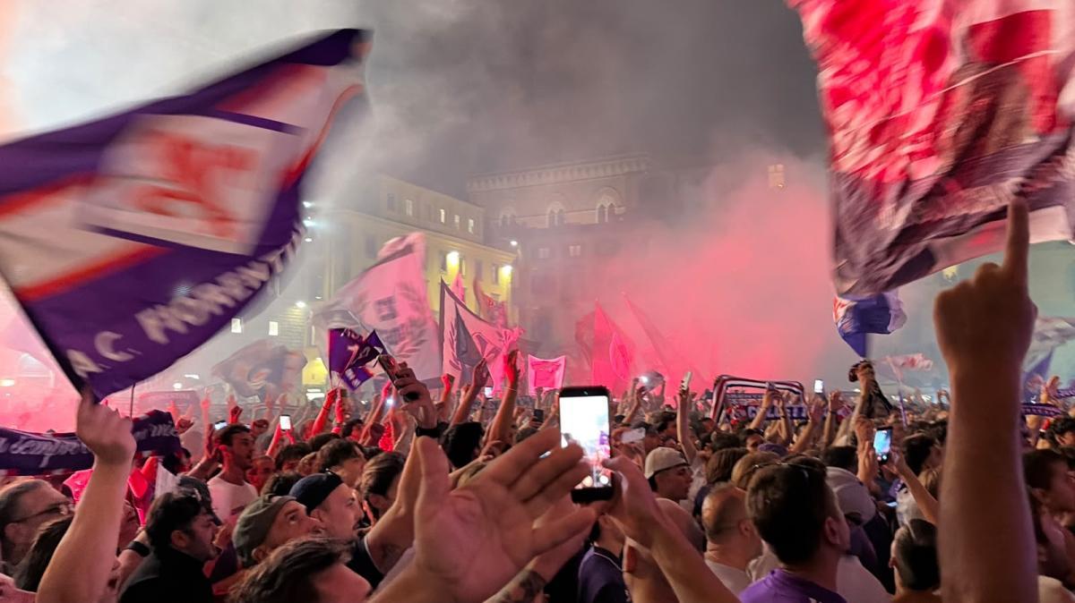 No della Soprintendenza alla scritta "V100la" al Piazzale Michelangelo