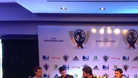 VIOLA, Le foto della conferenza e... le Coppe