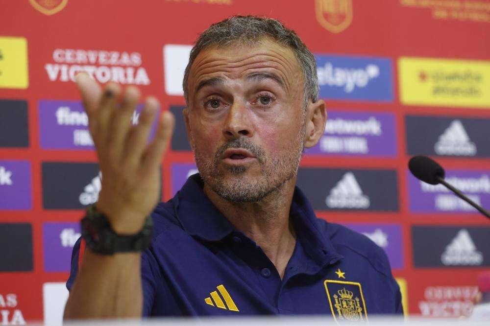 SPAGNA, Idea Enrique: allenamenti con walkie-talkie