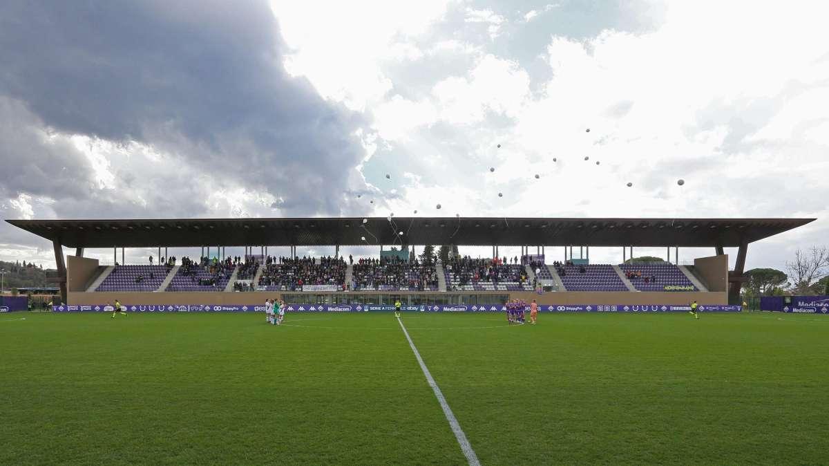 Prosegue il ritiro: i calciatori rientrano al Viola Park, alcuni dopo le 20