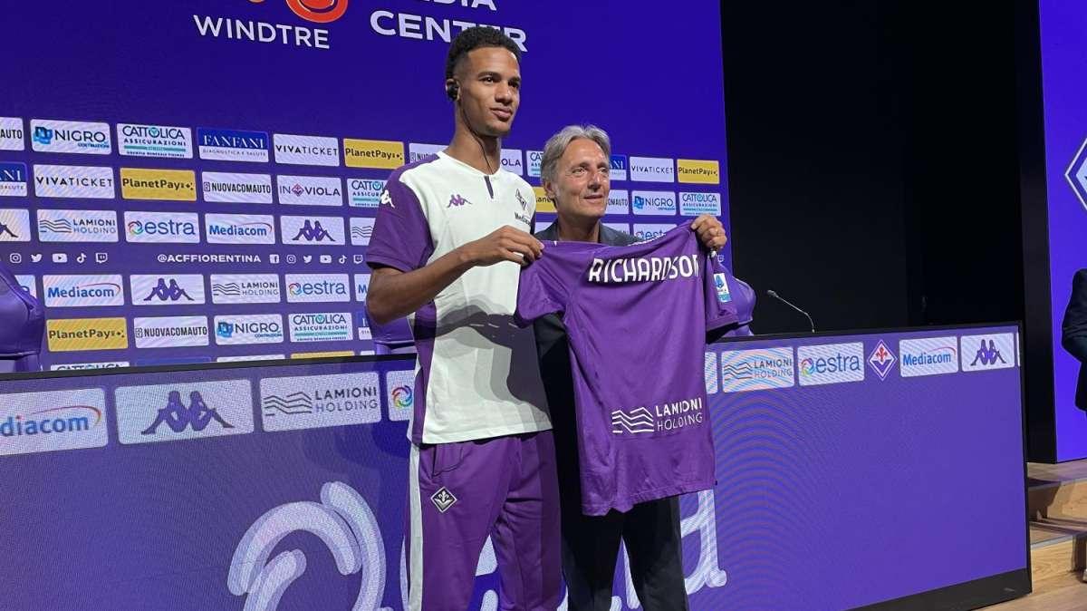 RICHARDSON: "AMRABAT MI HA CONSIGLIATO DI VENIRE QUI. HO ASCOLTATO LUI E MIO PADRE. MI ISPIRO A POGBA"