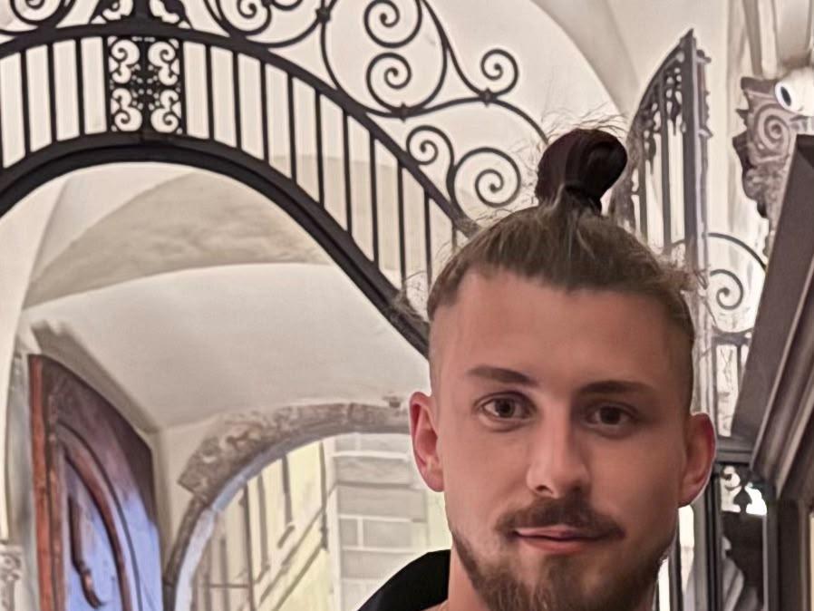 Il neo acquisto Dragusin si gode Firenze prima del ritiro: la foto