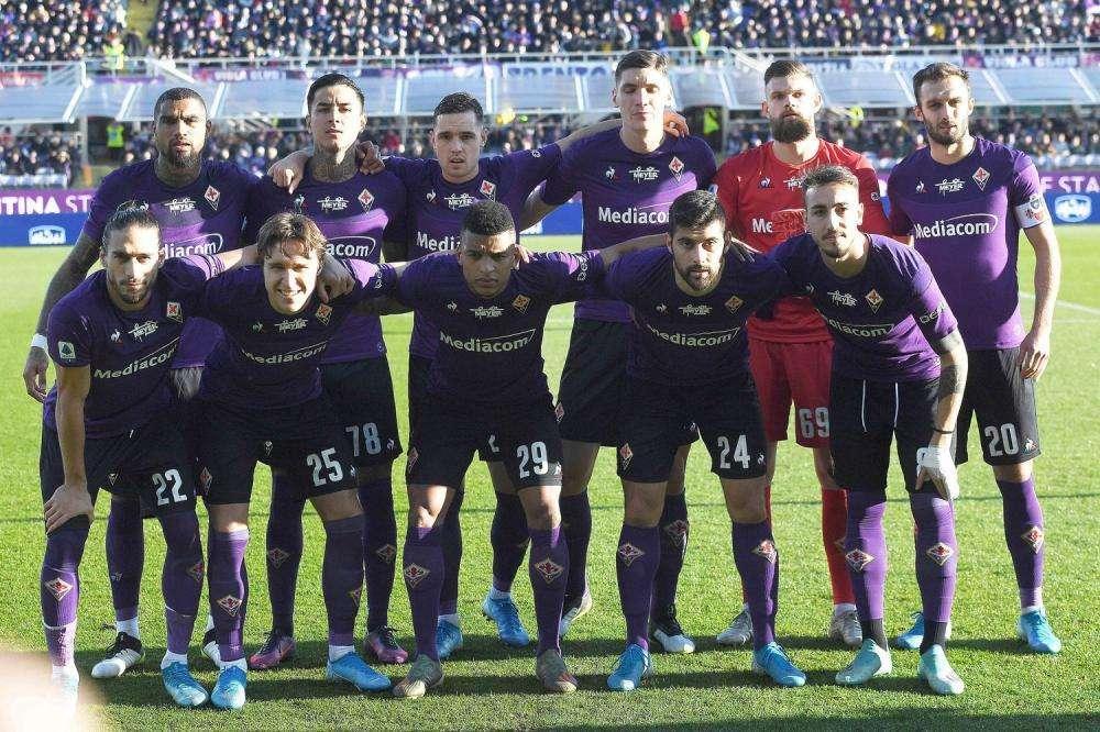 ACF, Viola in campo prima della partenza per Napoli