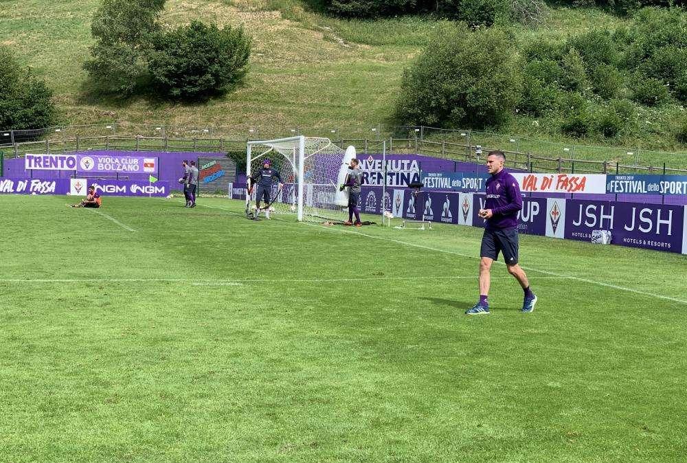 VIDEO FV, Veretout corre intorno al campo. Tifosi...