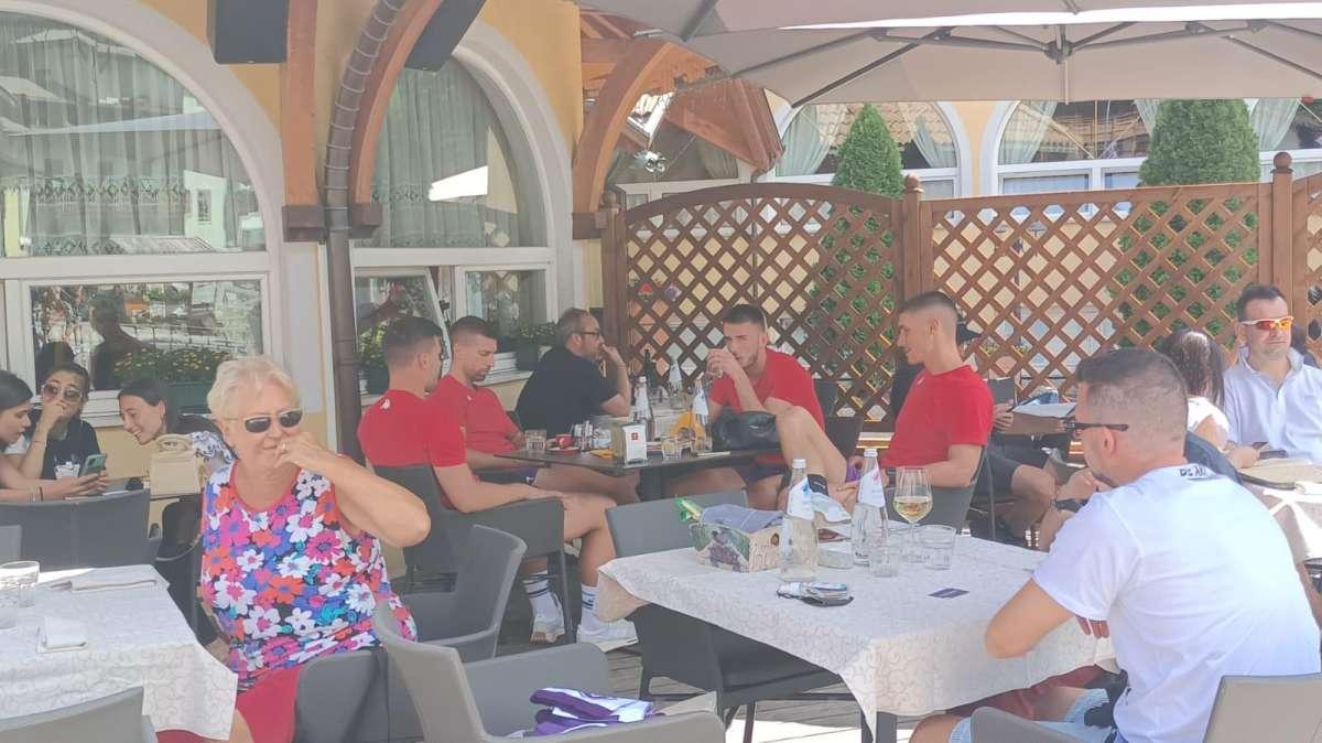 MONTAGNA, RELAX IN HOTEL O PIZZA IN CENTRO: ECCO IL GIORNO LIBERO DEI VIOLA