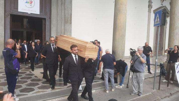 Celeste Pin, stamattina la sepoltura a 7 mesi dalla morte. Tanti ex viola presenti