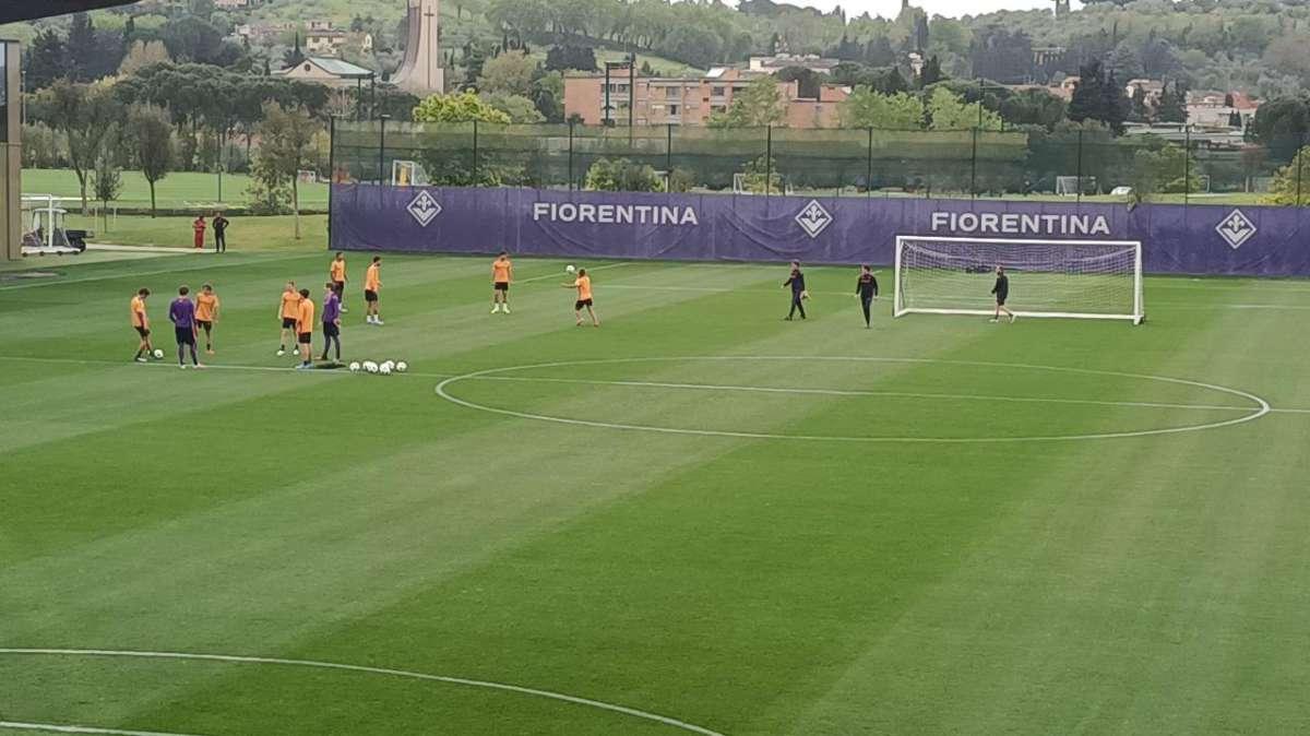 Inizia la seduta della squadra al Viola Park: presenti cinque Primavera