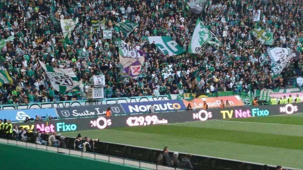 FOTO FV, Tifosi Sporting omaggiano viola e Ficini