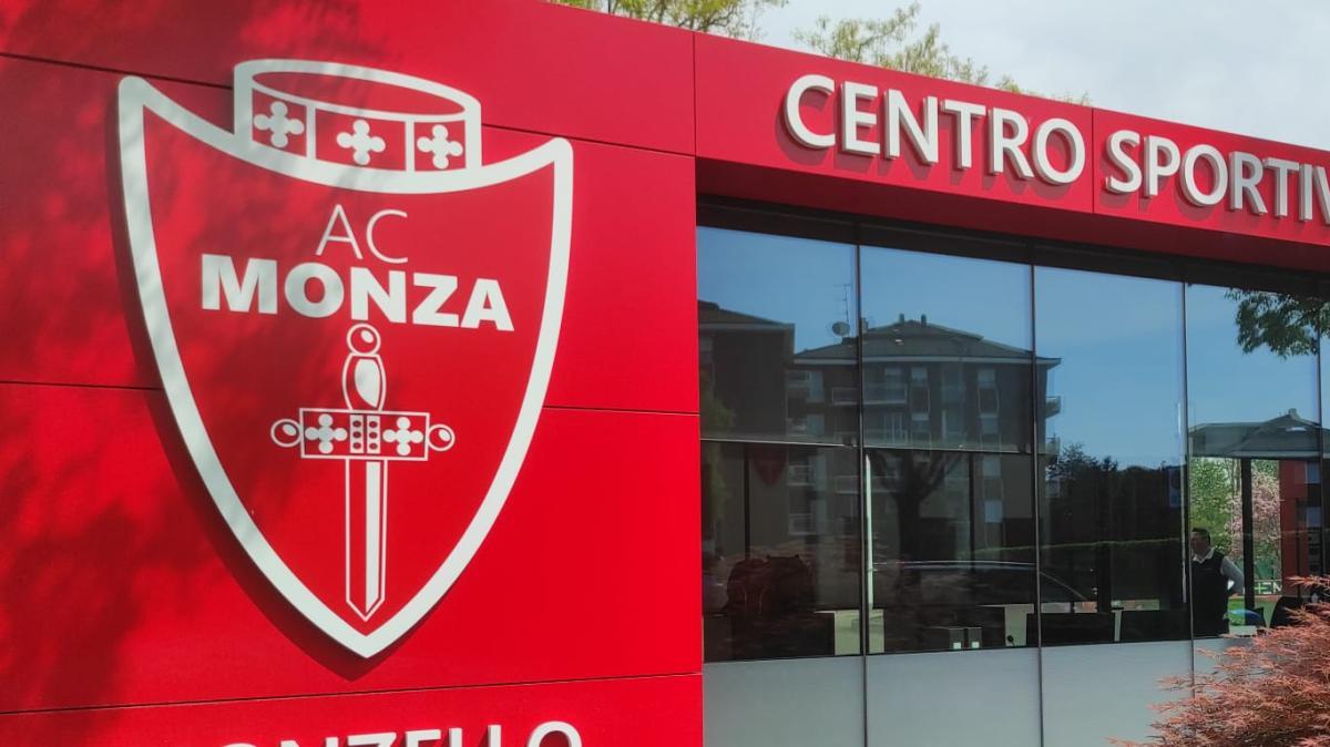 Il difensore Varesis passa dalla Fiorentina al Monza a titolo definitivo