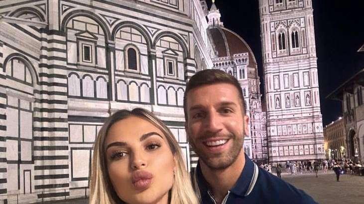 FOTO, Nastasic è a Firenze e si fotografa davanti al Duomo