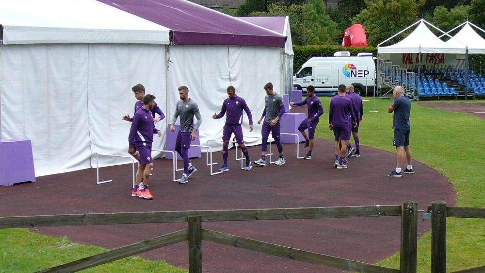 FOTO FV, Riscaldamento con gli ostacoli per i viola