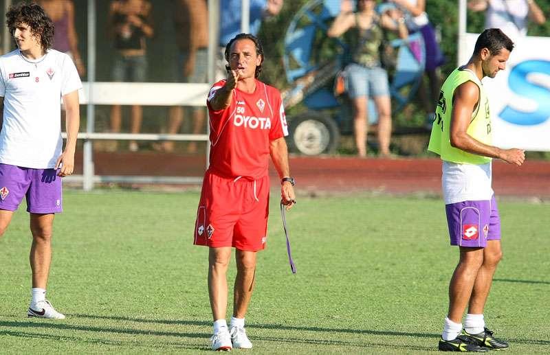 CORTINA, Cori e applausi all'arrivo al campo