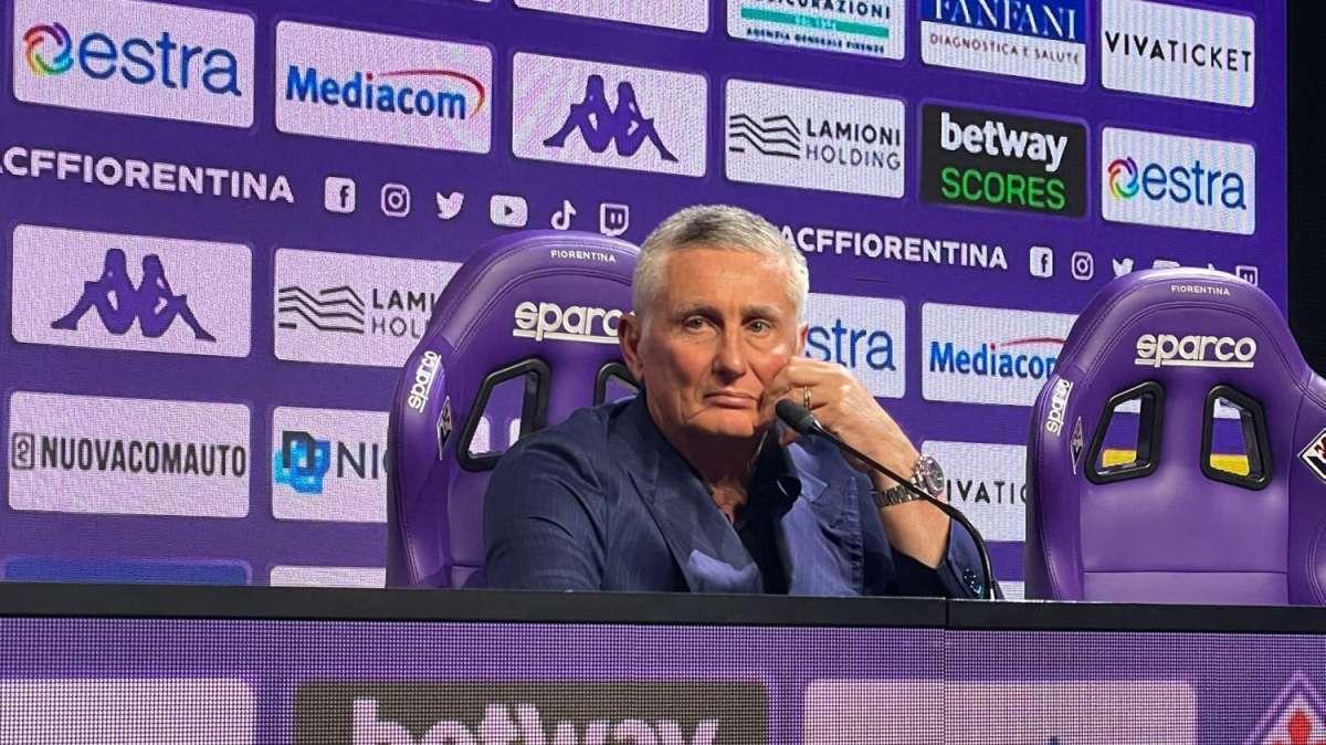 Caos-Fiorentina tra contestazioni e allenatore (vecchio e nuovo) in sospeso
