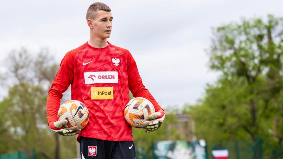 La Fiorentina firma un triennale con Licznerski, portiere 2010 polacco