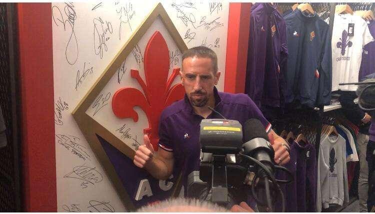 FOTO-VIDEO FV, Ribery al Duomo: tifosi in delirio