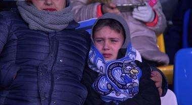 INSIGNE, Si scusa col bambino in lacrime coi viola