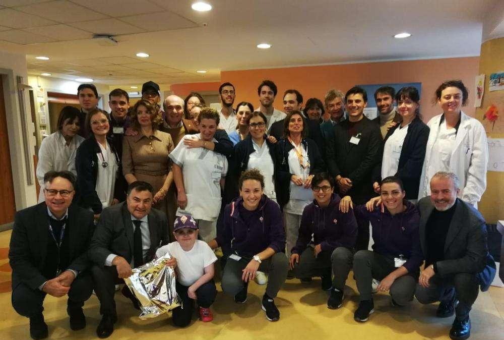 FOTO, Rocco, Montella e i viola in visita al Meyer