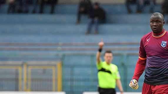GOMIS, Insulti razzisti. Lui: "Fiero di essere nero italiano"