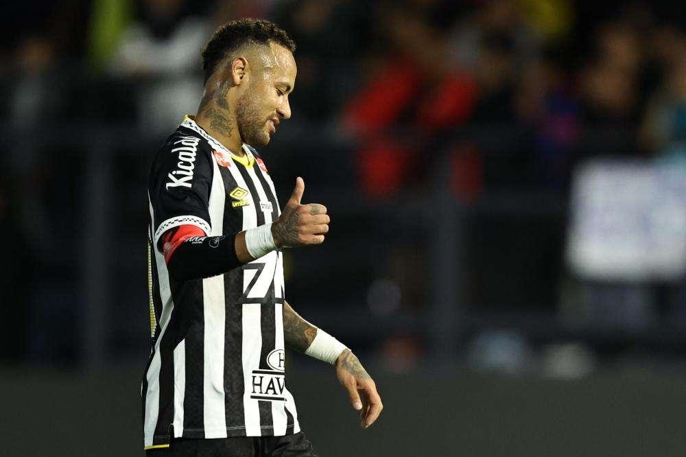 Neymar pronto a rinnovare col Santos per un posto ai Mondiali col Brasile