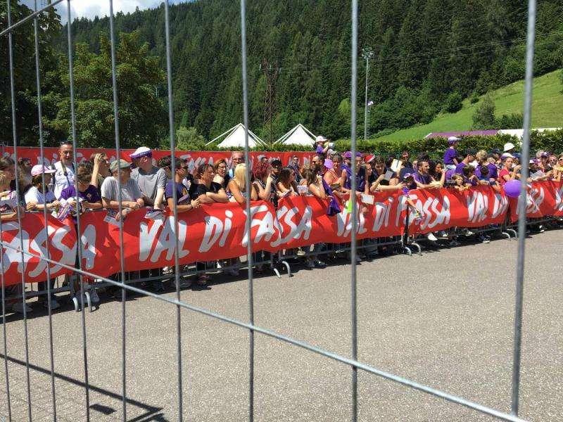 MOENA, Tanti tifosi in attesa degli autografi