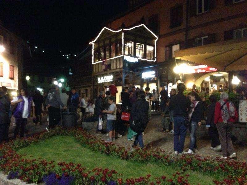 FOTO FV, Anche a cena tutti in fila per Gomez