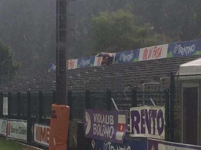 FOTO FV, Pioggia e grandine a Moena. E due tifosi...