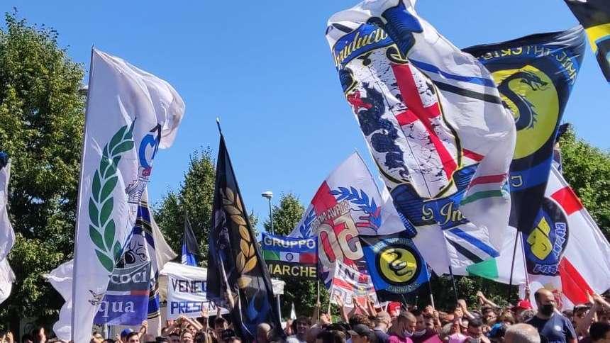 QUESTURA, Denuncia con DASPO a 18 tifosi interisti