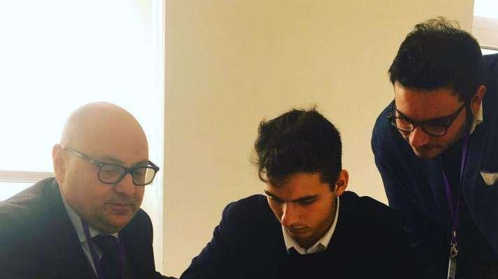 FOTO, Giuseppe Scalera firma con la Fiorentina