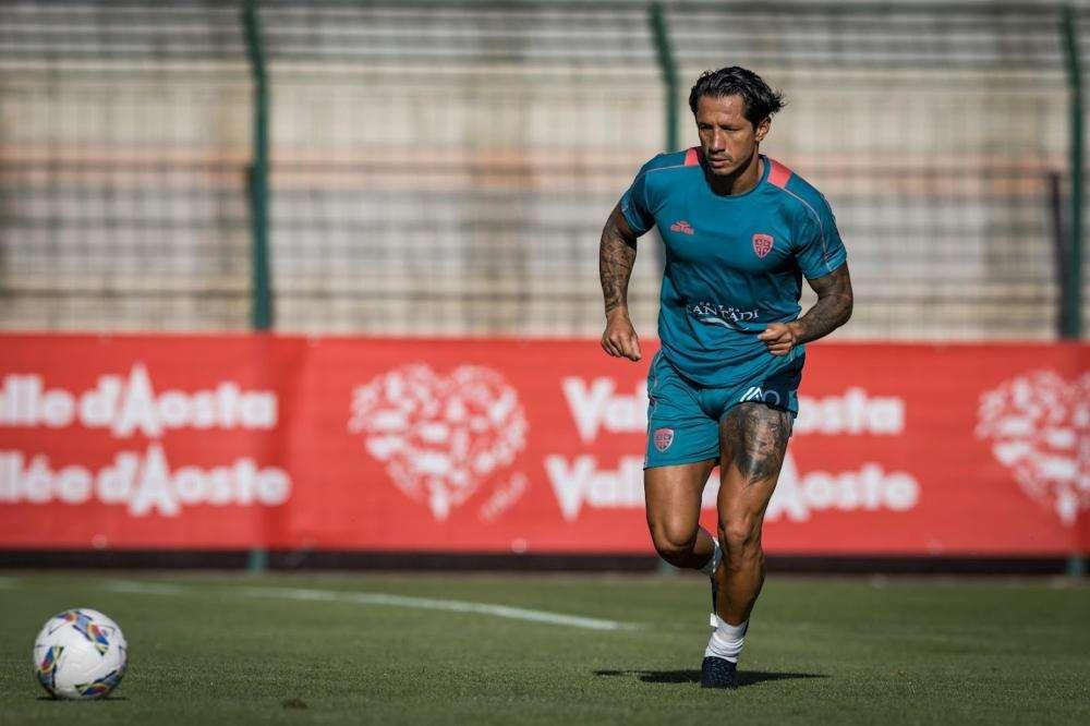CAGLIARI, Lapadula in forse per la trasferta di Firenze