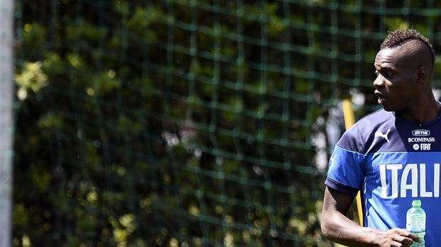 BALOTELLI,  La prima reazione: "Vi spacco il muso"