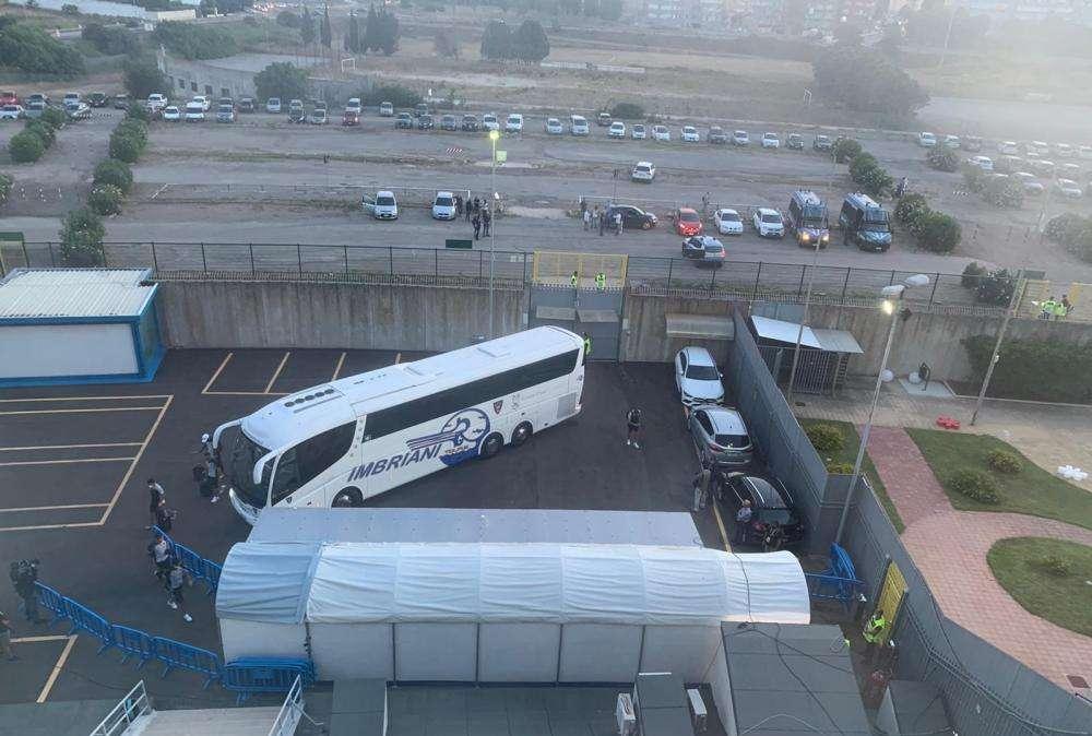 FOTO FV, Lecce arrivato in pullman al Via del Mare